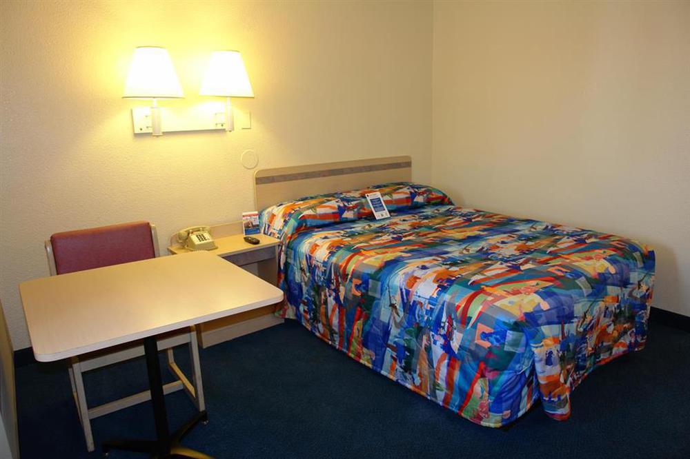 Motel 6-Reno, Nv - Virginia Plumb Rum bild